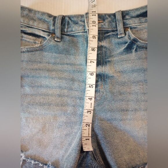 - Oasis factory cut off high waisted denim shorts - Picture 10 of 11